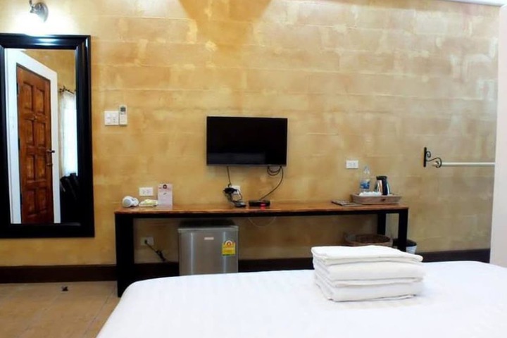 Room 12 of 29