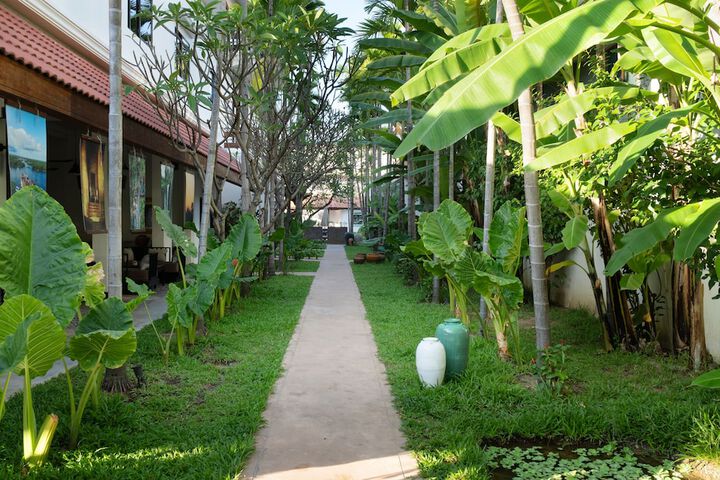 Hotel Exterior 51 of 57