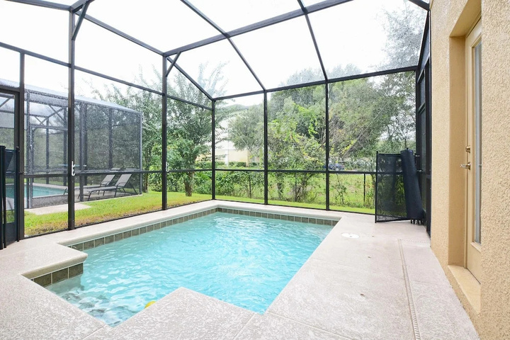 Pool 13 of 22