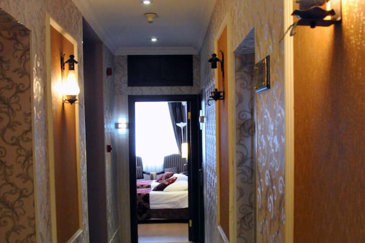 Ballroom/Hall 85 of 97