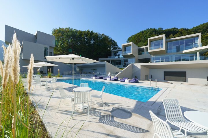 Pool 59 of 83