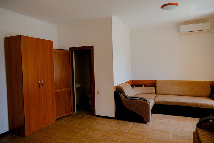 Room 14 of 36
