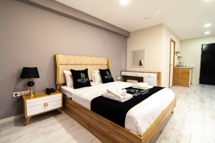 Room 13 of 37