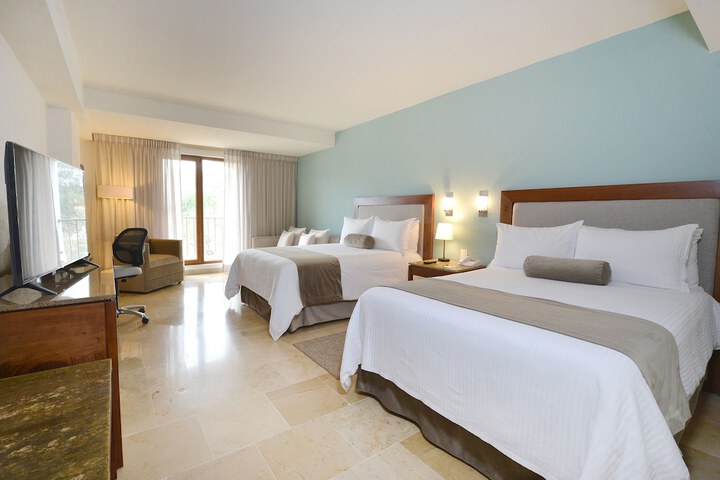 Room 8 of 38