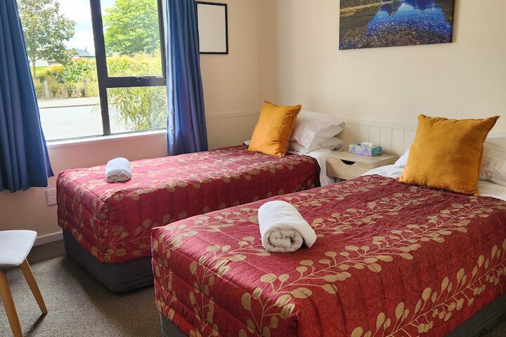 Room 2 of 27