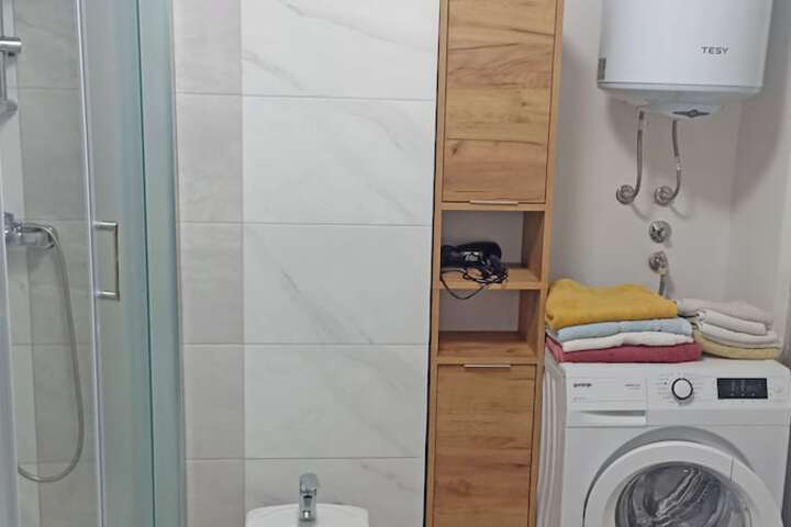 Room 106 of 117