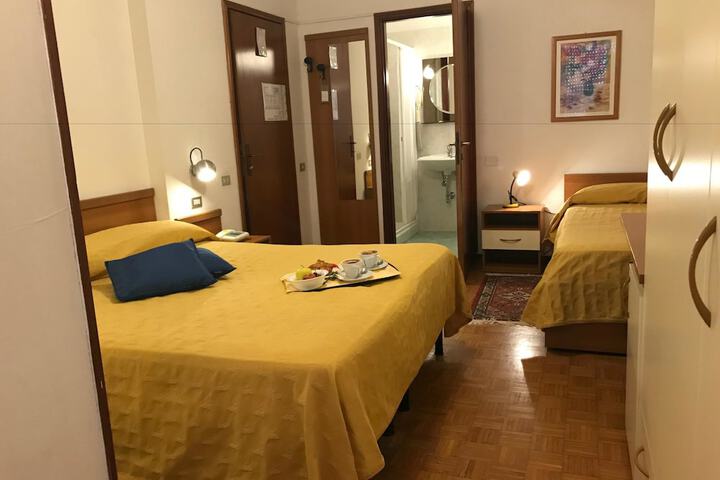 Room 11 of 91