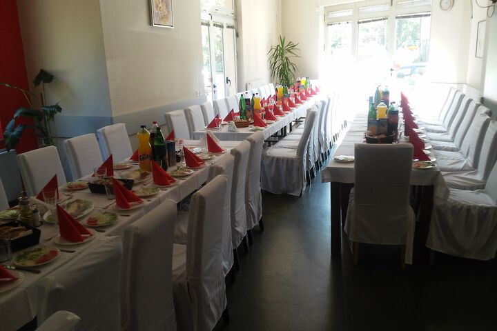 Dining 43 of 58