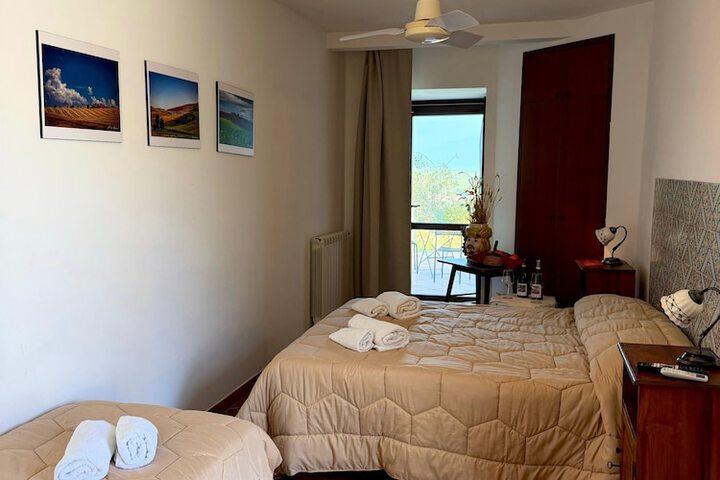 Room 5 of 42