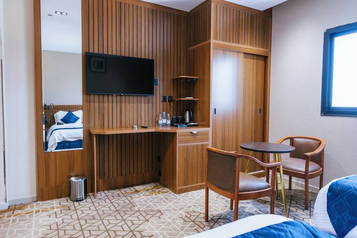Room 6 of 20