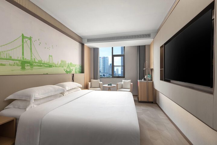 Room 8 of 16