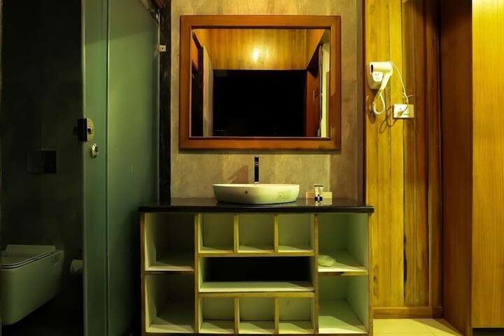 Room 63 of 86