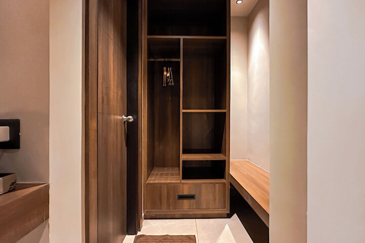 Room 25 of 101