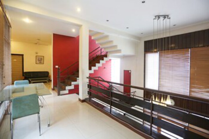 Ballroom/Hall 10 of 21