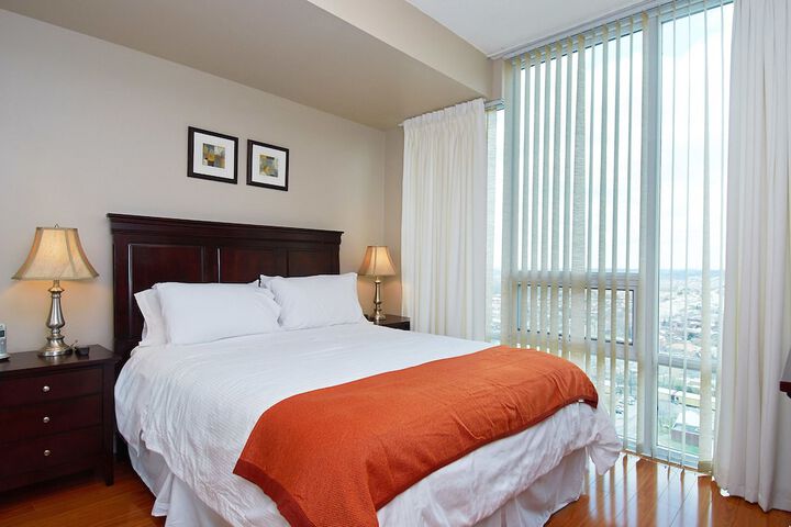 Room 5 of 28