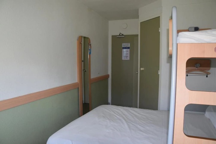 Room 10 of 14