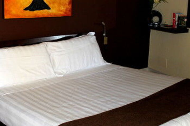 Room 93 of 191