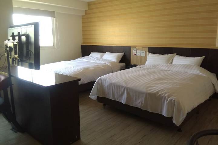 Room 6 of 22