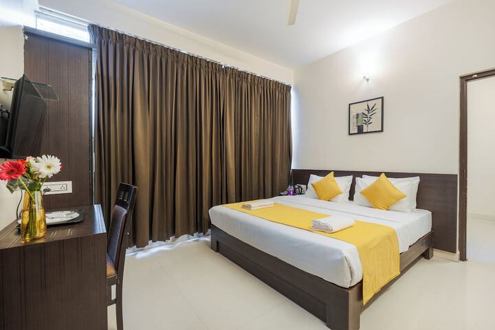 Room 9 of 25
