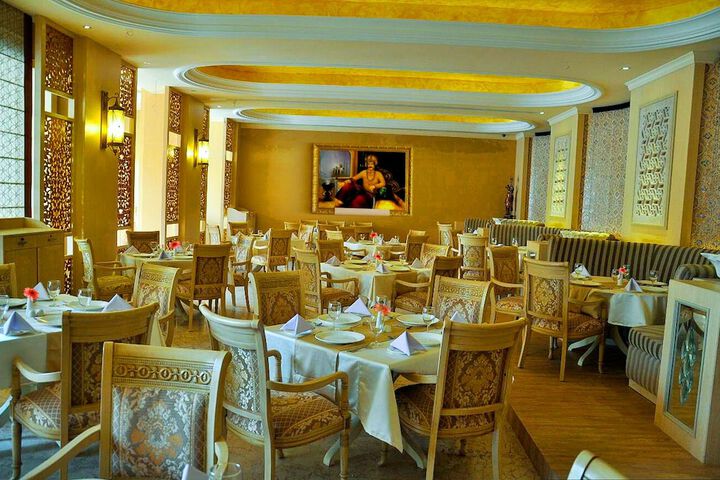 Dining 5 of 7