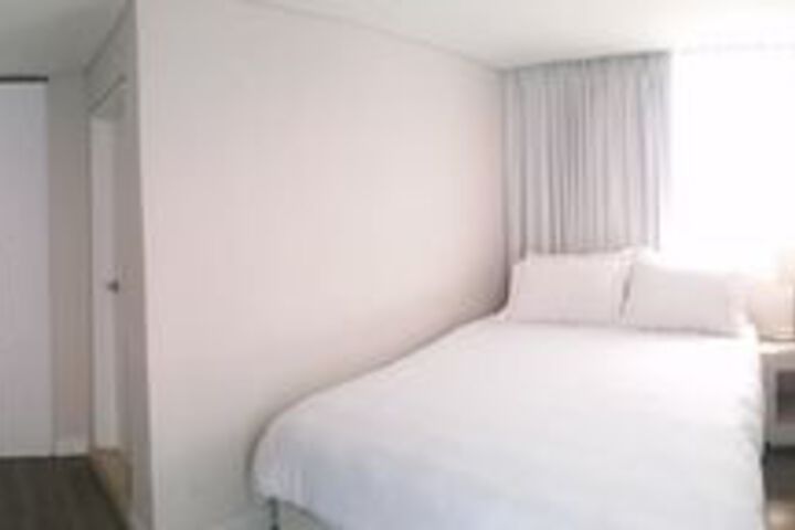 Room 8 of 22
