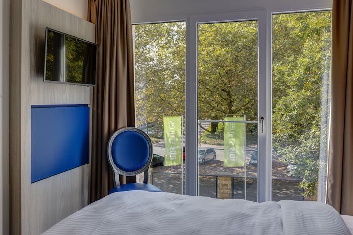 Room 21 of 43