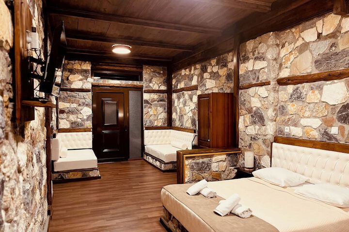 Room 15 of 52