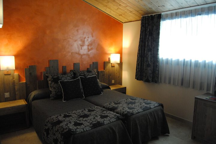 Room 10 of 76