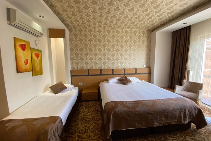 Room 13 of 43