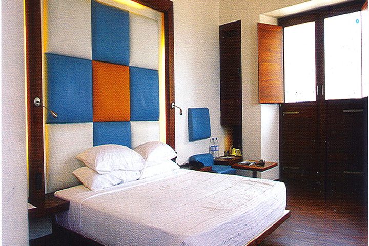 Room 5 of 70