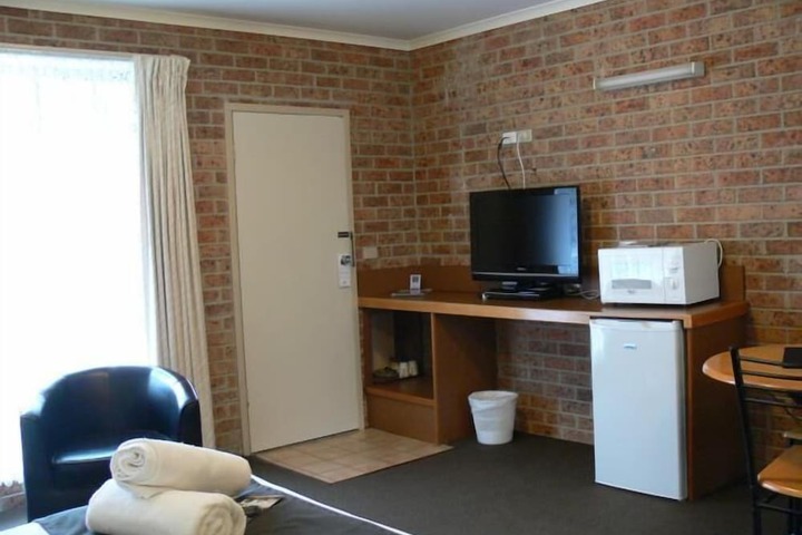 Room 8 of 35