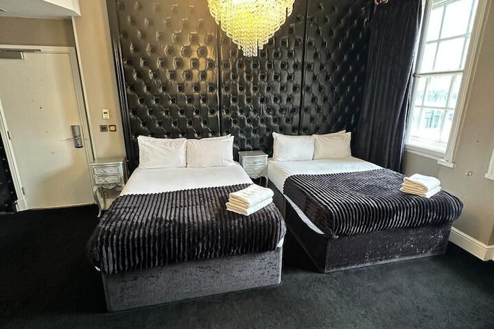 Room 50 of 171