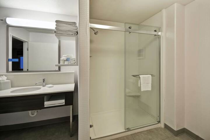 Room 40 of 56