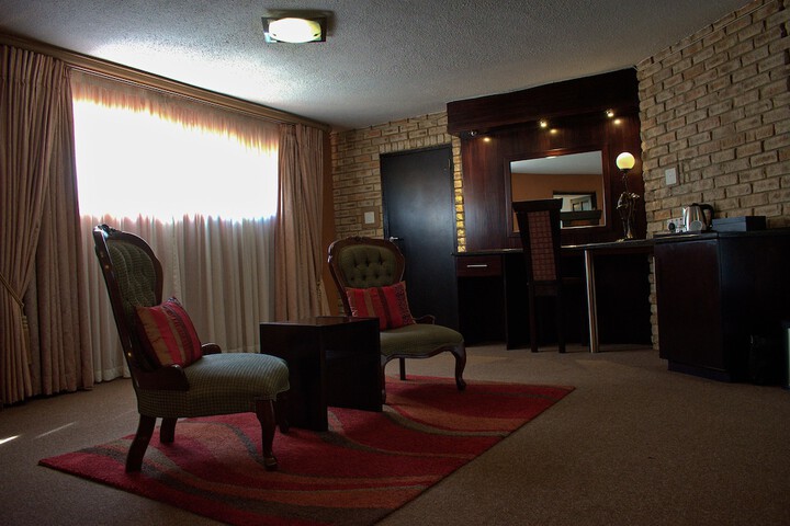 Room 14 of 33