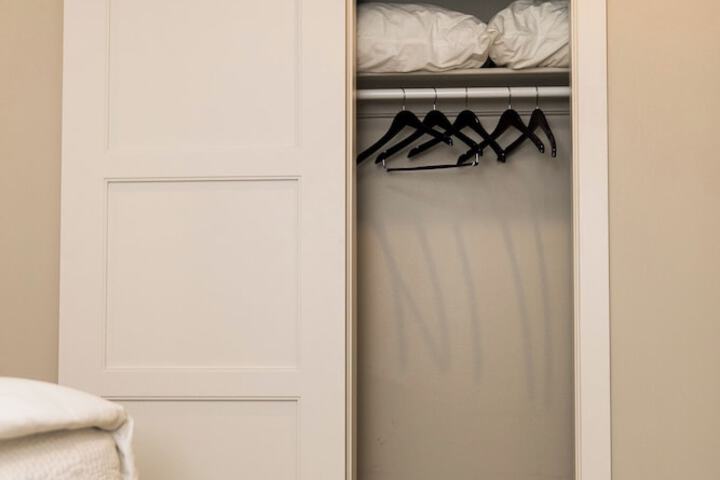 Room 43 of 371