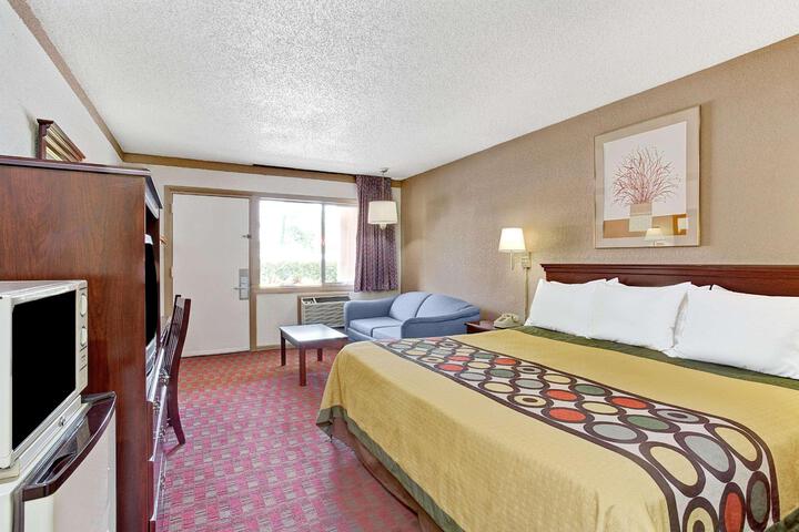 2 Queen Beds Deluxe Room (2 of 4)