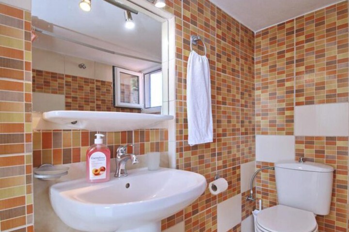 Room 20 of 26