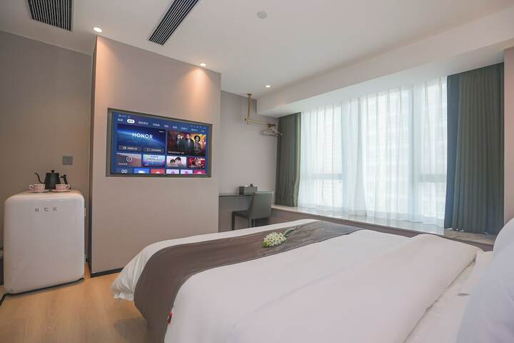 Room 7 of 61