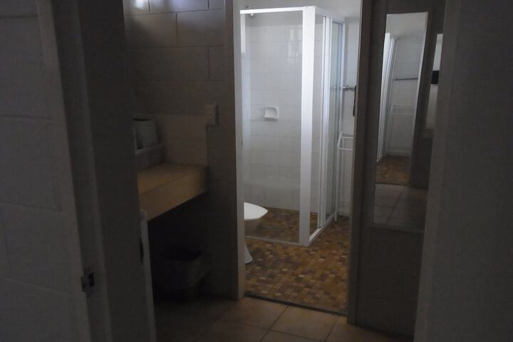 Room 33 of 33