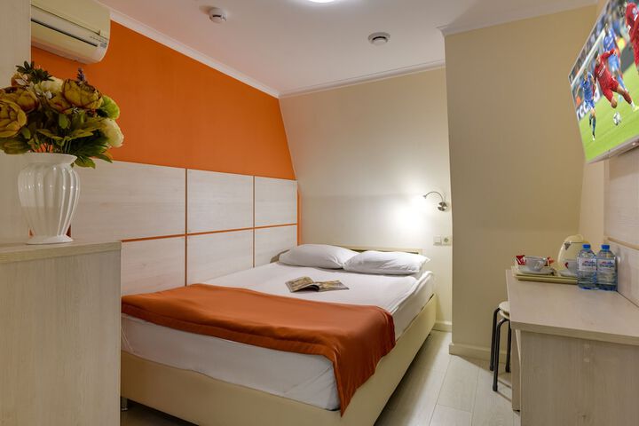 Room 42 of 95