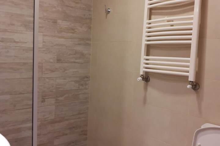 Room 13 of 25