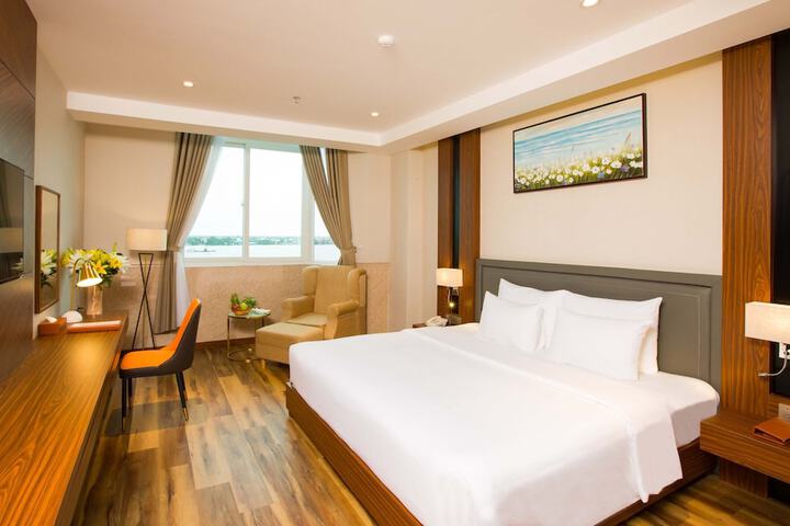 Room 32 of 137