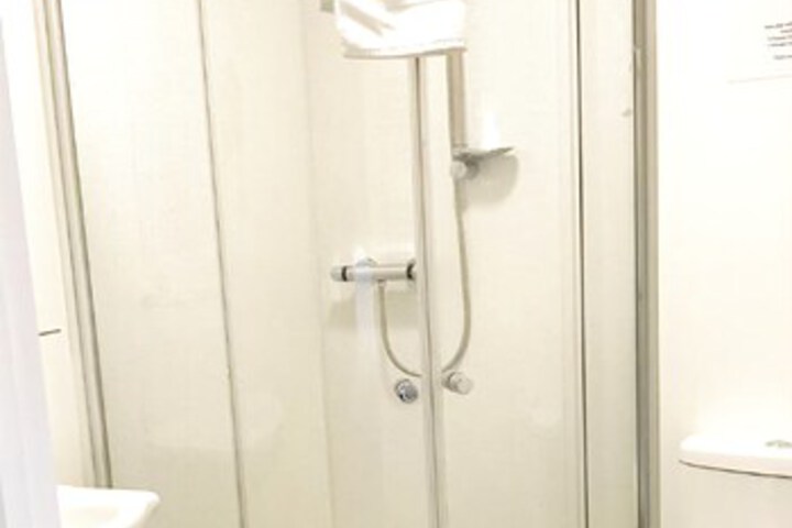 Room 4 of 19