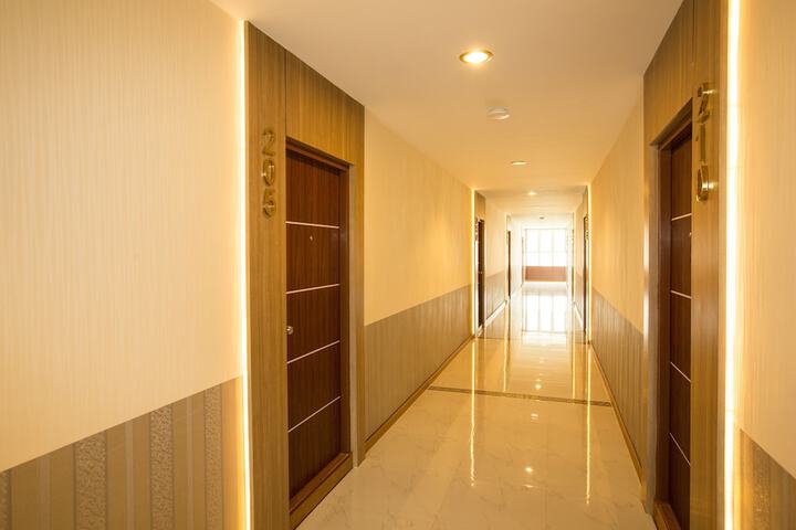 Ballroom/Hall 34 of 59