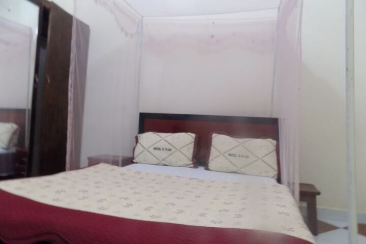Room 8 of 37
