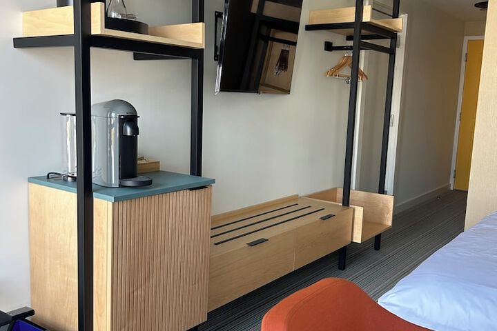 Room 20 of 74