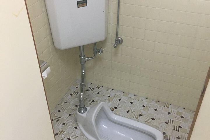 Room 5 of 13