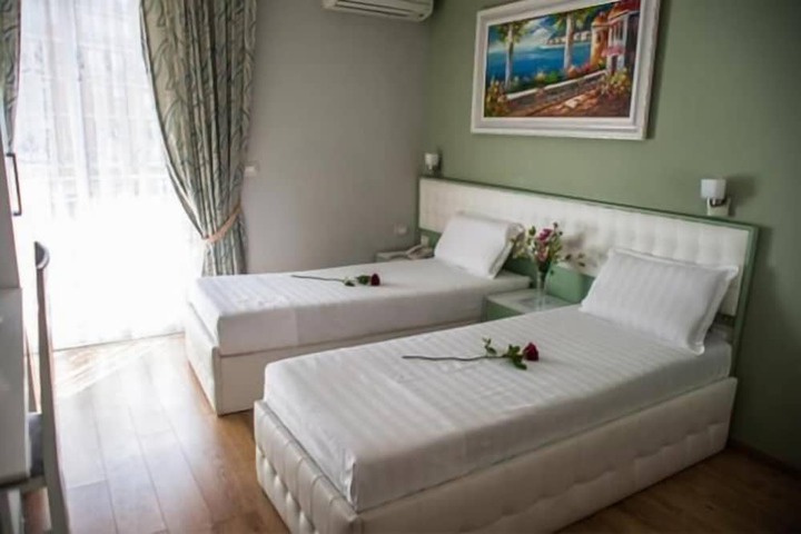 Room 21 of 46