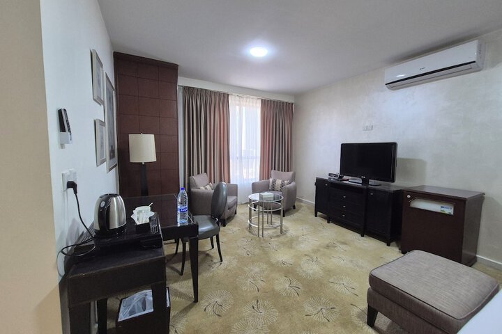 Room 16 of 33