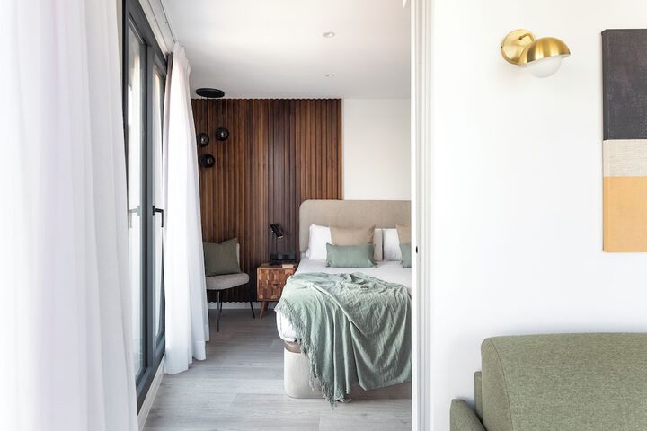 Room 43 of 72